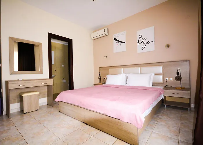 Отель Zafira Retreat *