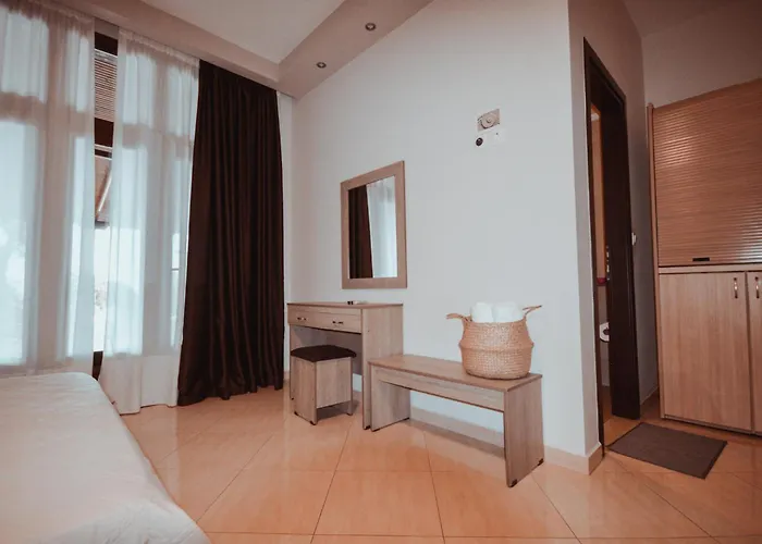 Zafira Retreat *