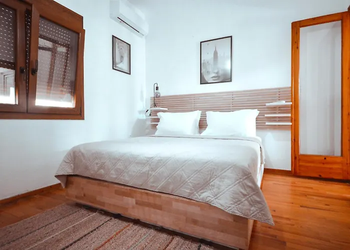 Zafira Retreat *