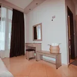 Zafira Retreat *
