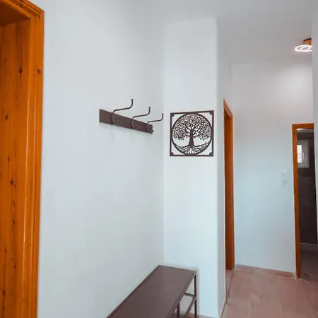 Zafira Retreat *