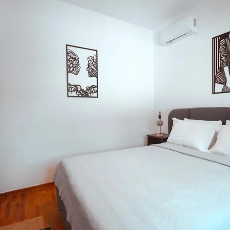 Zafira Retreat