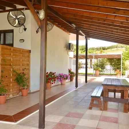 Zafira Retreat *